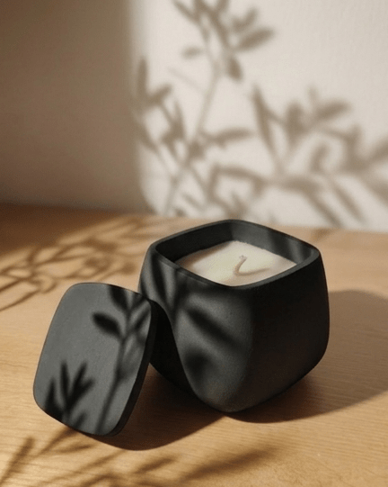 Vela Perfumada Artesanal em gesso com Tampa — Design Quadrado - Velas para ti ❤️